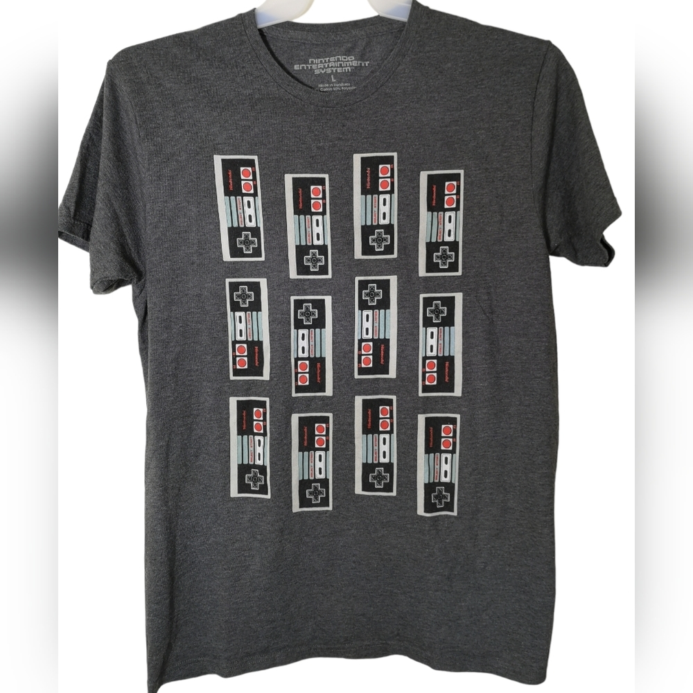 Nintendo Entertainment System Retro Controllers Gamer Graphic Men T-shirt Size L